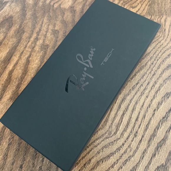 Ray-Ban Sunglasses - Picture 7 of 7